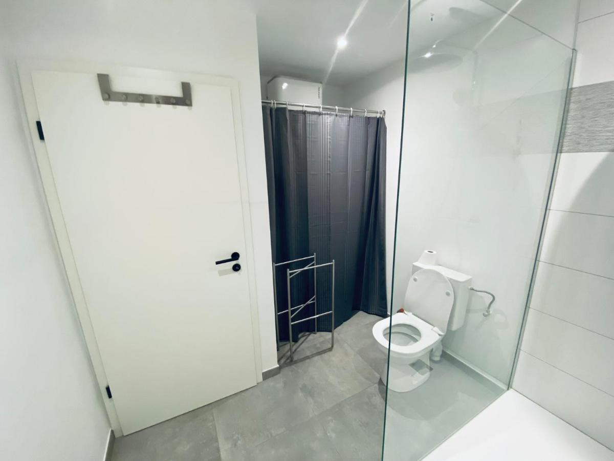 100% Renovated - Quiet Appartment เลียจ ภายนอก รูปภาพ