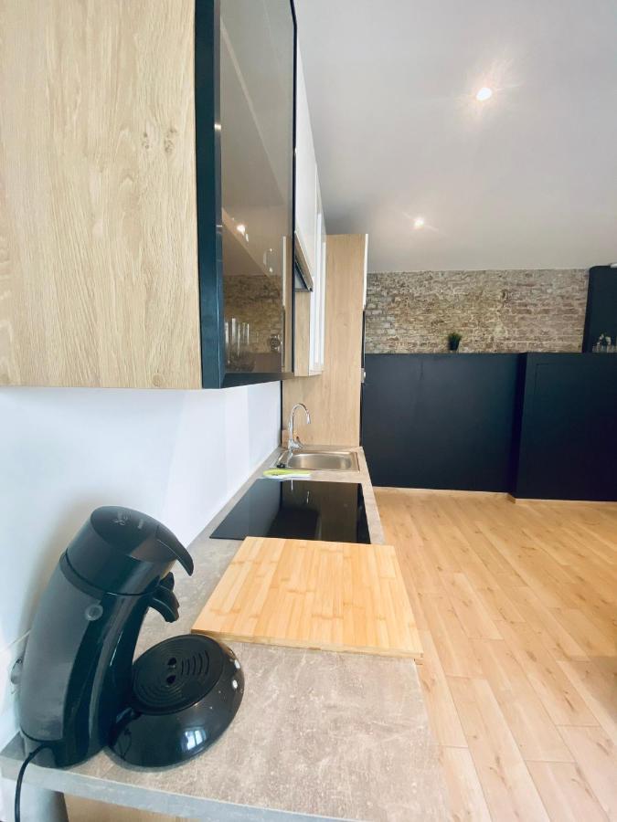 100% Renovated - Quiet Appartment เลียจ ภายนอก รูปภาพ