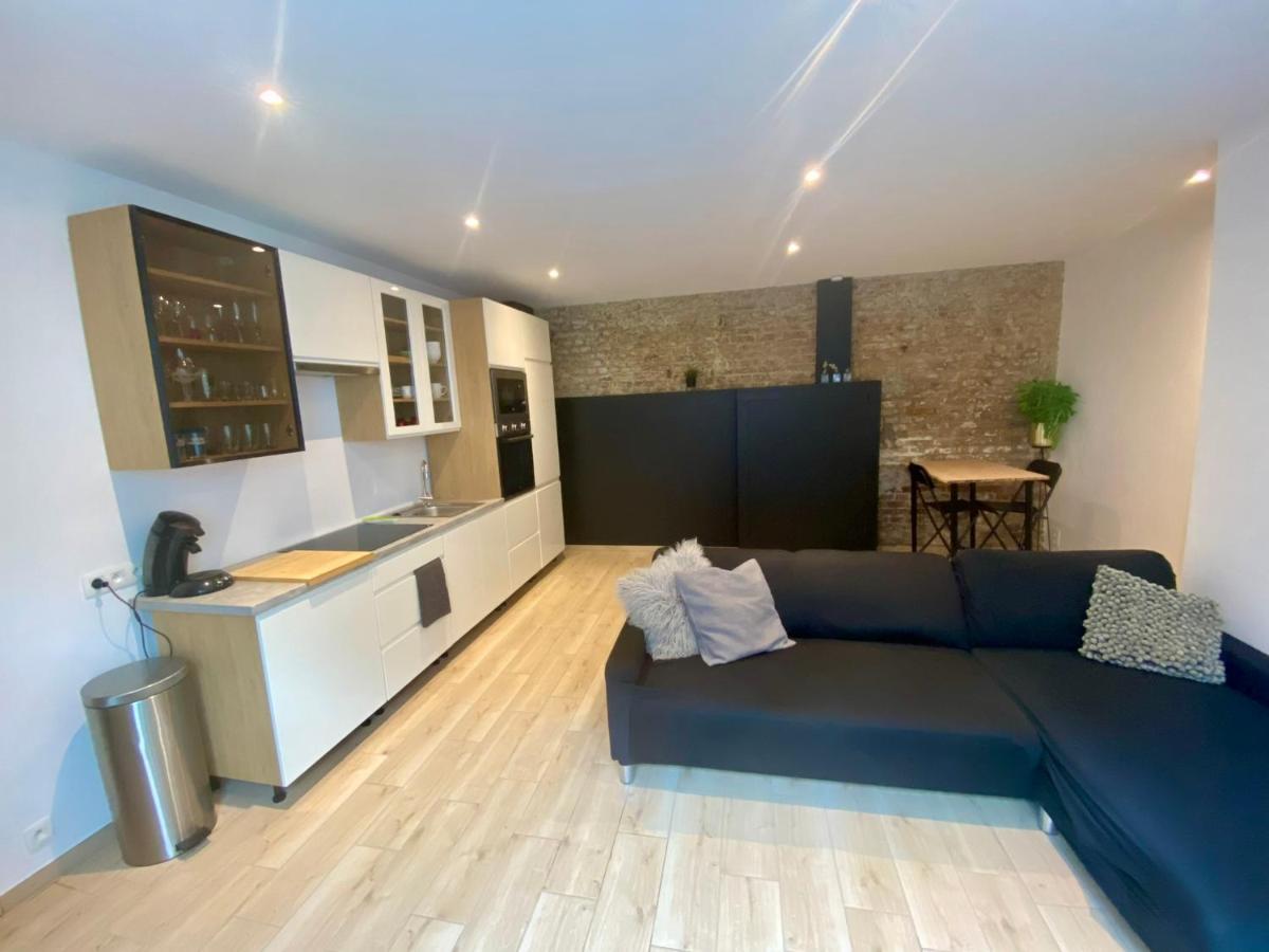 100% Renovated - Quiet Appartment เลียจ ภายนอก รูปภาพ
